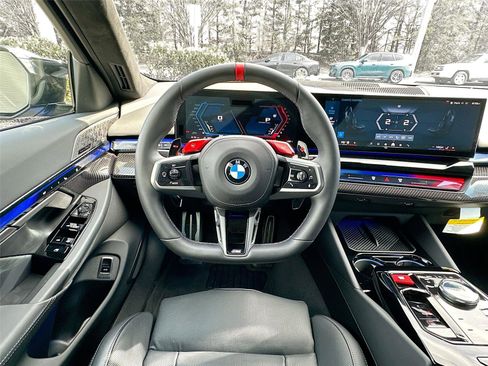 Used 2025 BMW M5 Touring image 11