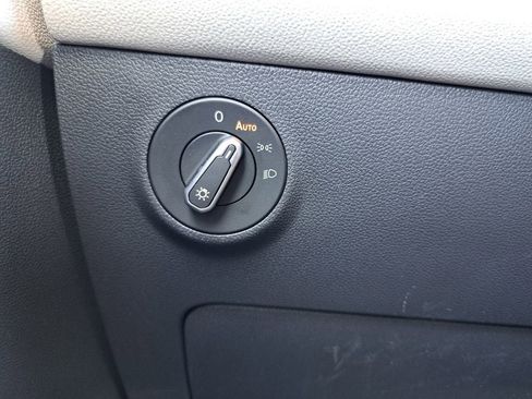 Used 2025 Volkswagen Taos S image 15