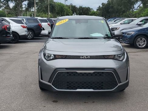 Used 2023 Kia Soul LX w/ LX Technology Package FWD image 8