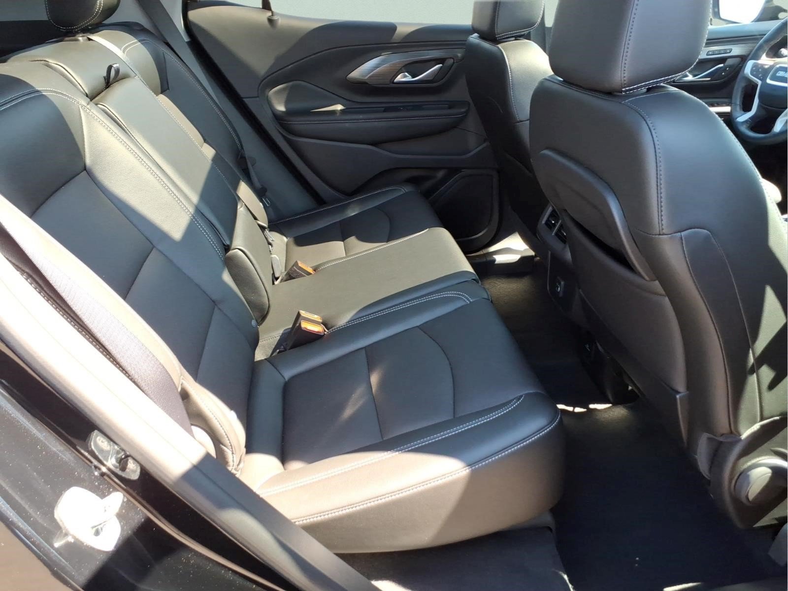 Used 2023 GMC Terrain SLT AWD/4WD image 28