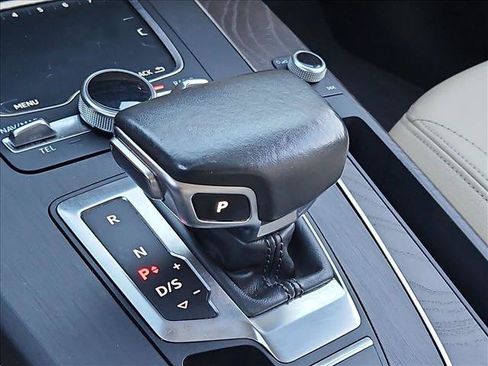 Used 2019 Audi Q5 2.0T Premium Plus w/ Premium Plus Package AWD/4WD image 12