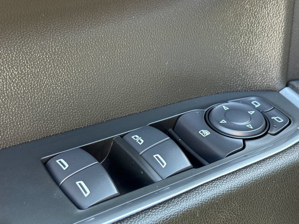 Used 2024 Chevrolet Silverado 1500 LT AWD/4WD image 17
