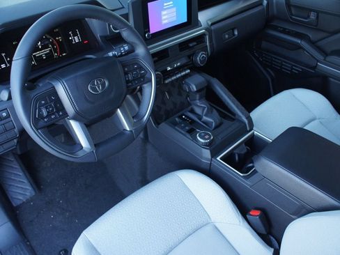 Used 2026 Toyota 4Runner SR5 AWD/4WD image 2