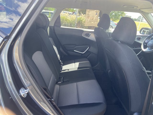 Used 2025 Kia Soul LX w/ LX Technology Package FWD image 11