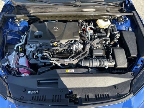Used 2025 Toyota Camry SE image 32
