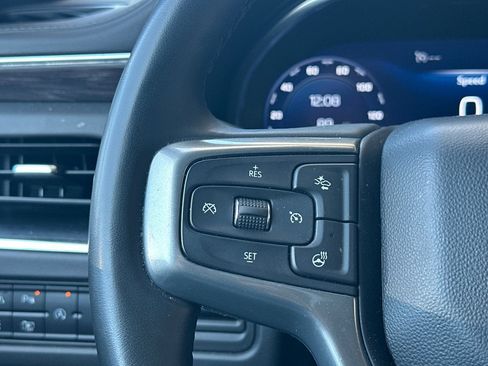Used 2024 Chevrolet Suburban LT w/ LT Signature Plus Package RWD image 32