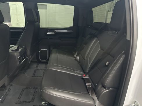 Used 2023 Chevrolet Silverado 1500 LTZ AWD/4WD image 22