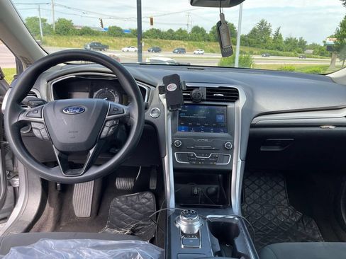 Used 2020 Ford Fusion SE FWD image 10