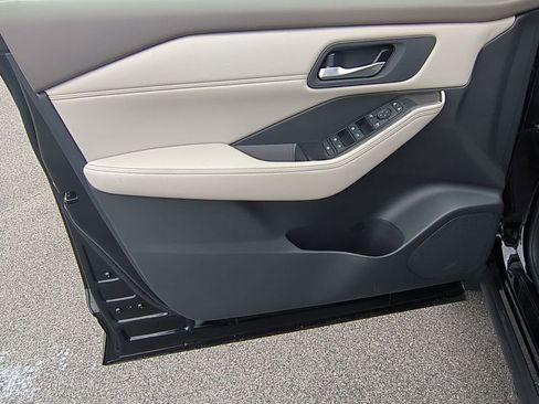 Certified 2026 Nissan Rogue SV w/ SV Premium Package image 10