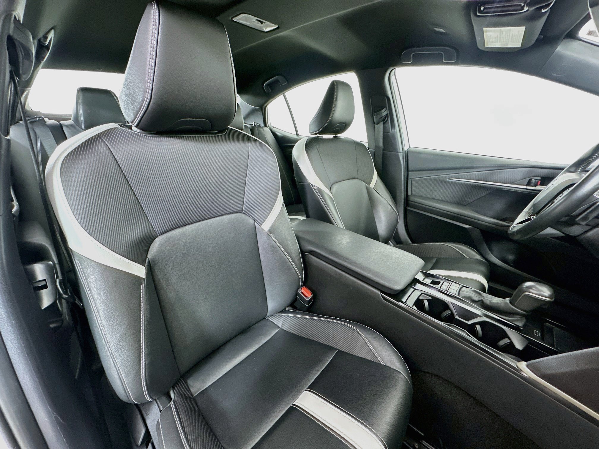Used 2025 Toyota Camry SE FWD image 25