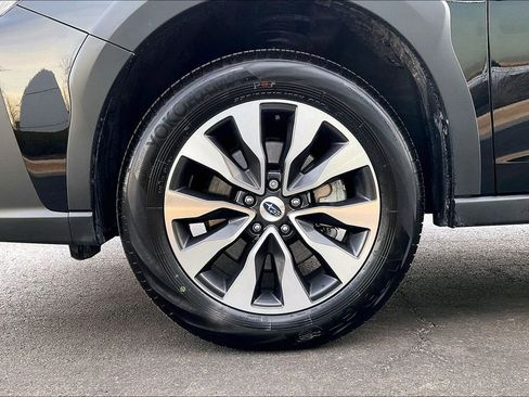 Certified 2025 Subaru Outback Limited AWD/4WD image 10