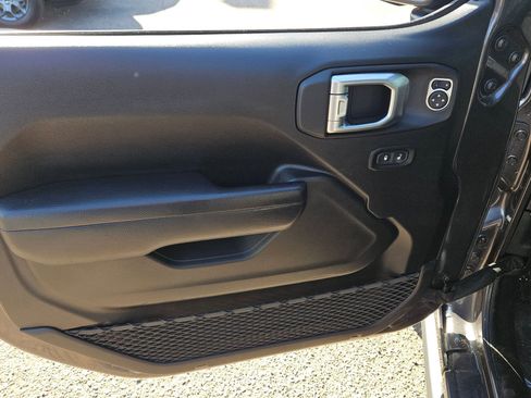 Used 2022 Jeep Wrangler Unlimited Sport image 11