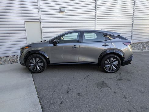 Used 2023 Nissan Ariya AWD image 2