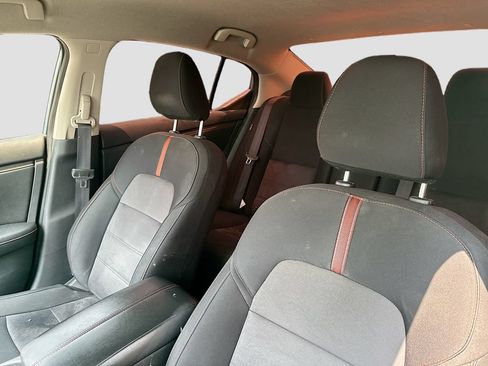 Used 2024 Nissan Sentra SR FWD image 9