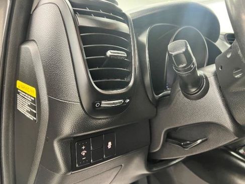Used 2019 Kia Soul FWD image 15