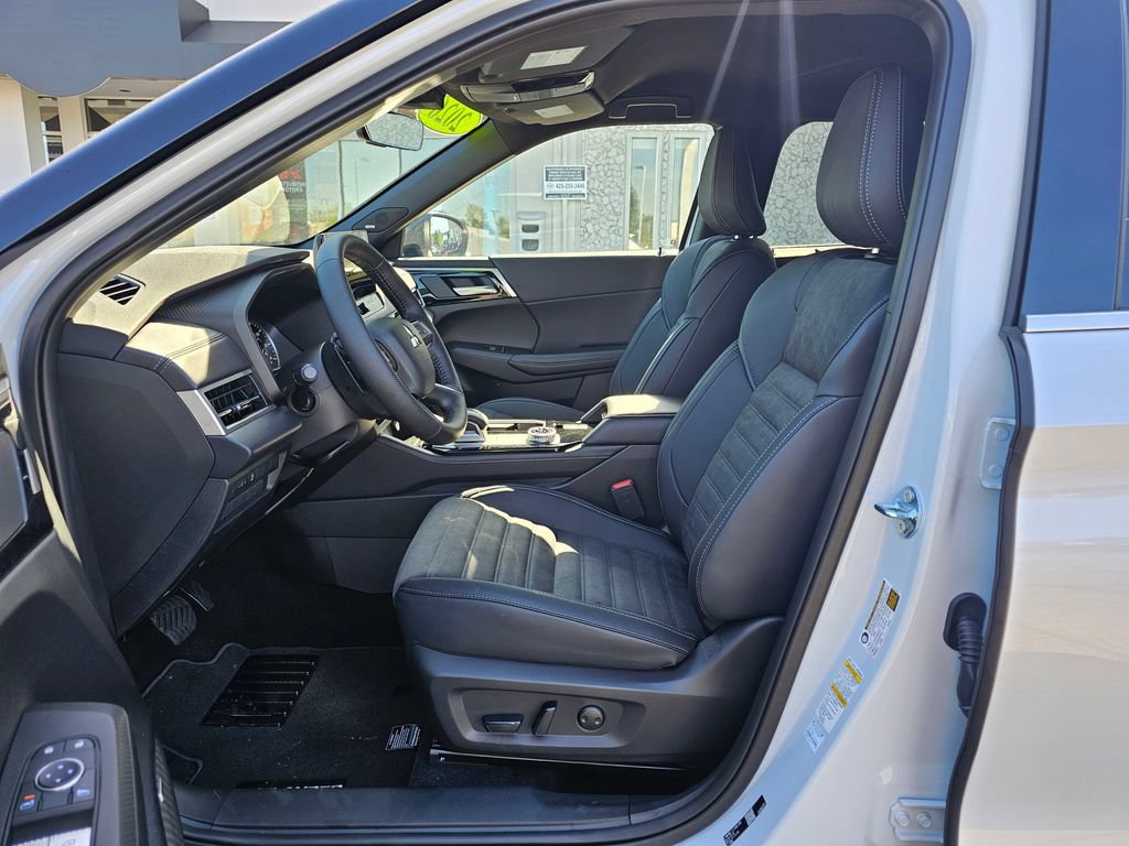 Used 2026 Mitsubishi Outlander LE AWD/4WD image 17