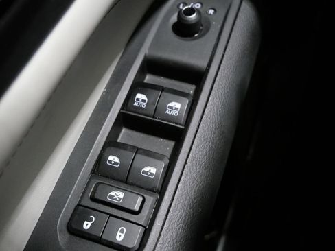 Used 2025 Jeep Compass Limited image 13