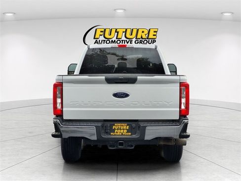 Certified 2024 Ford F250 XLT image 7