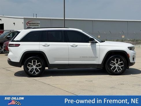 Used 2024 Jeep Grand Cherokee Limited w/ Trailer Tow Package AWD/4WD image 3