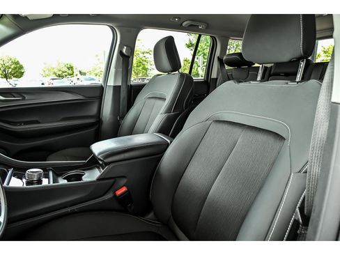 Used 2023 Jeep Grand Cherokee Laredo AWD/4WD image 11