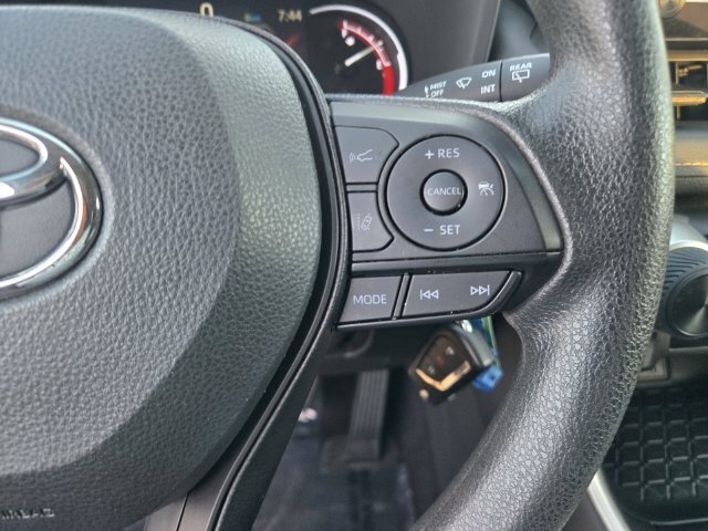 Certified 2025 Toyota RAV4 LE FWD image 23