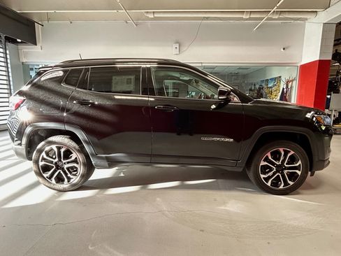 Certified 2022 Jeep Compass Limited AWD/4WD image 8