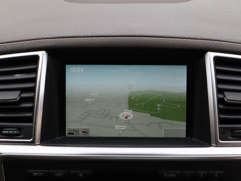 Used 2015 Mercedes-Benz GL 320 BlueTEC 4MATIC w/ Premium I Package image 31