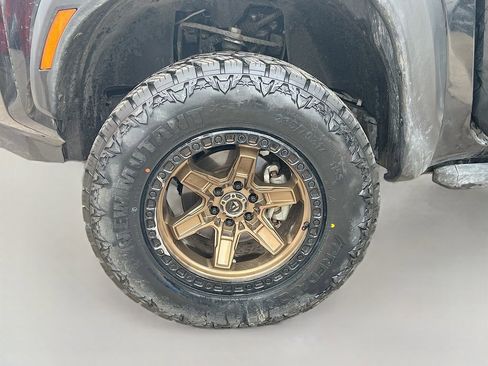 Used 2022 Nissan Frontier PRO-4X w/ Technology Package image 28