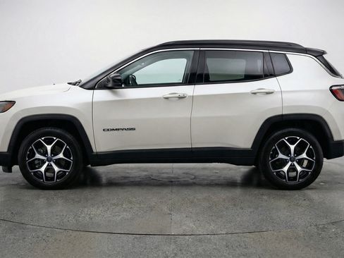 Used 2025 Jeep Compass Limited AWD/4WD image 5