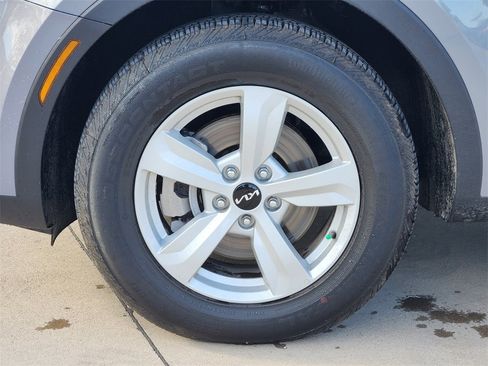 New 2025 Kia Sorento LX image 8