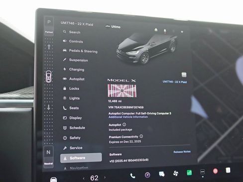 Used 2022 Tesla Model X Plaid image 25