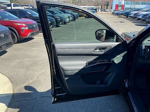 New 2026 Nissan Pathfinder Platinum image 11