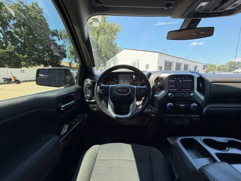 Used 2022 GMC Sierra 1500 SLE w/ X31 Off-Road Package AWD/4WD image 2
