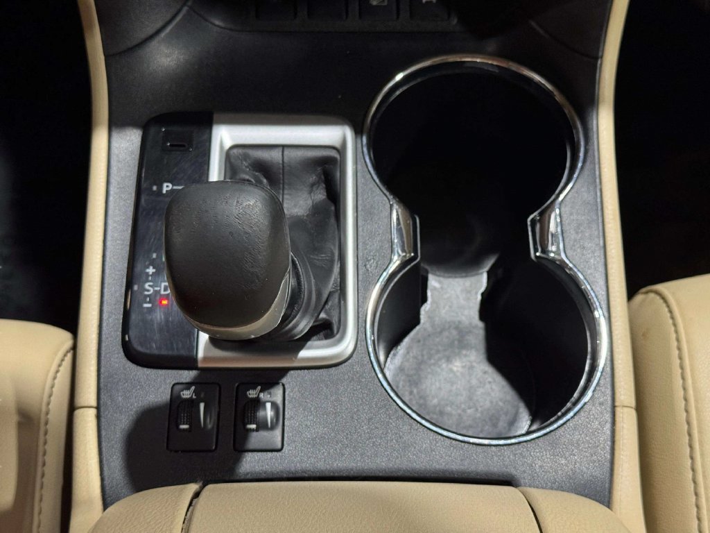 Used 2019 Toyota Highlander XLE AWD/4WD image 17