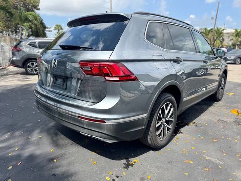 Used 2020 Volkswagen Tiguan SE image 9