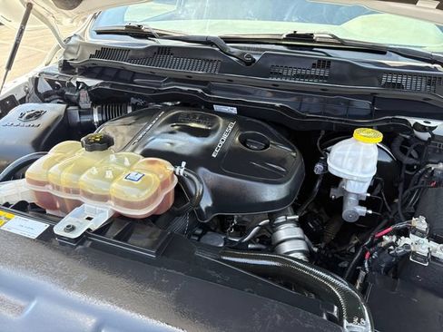 Used 2019 RAM 1500 Tradesman w/ Chrome Plus Package AWD/4WD image 9
