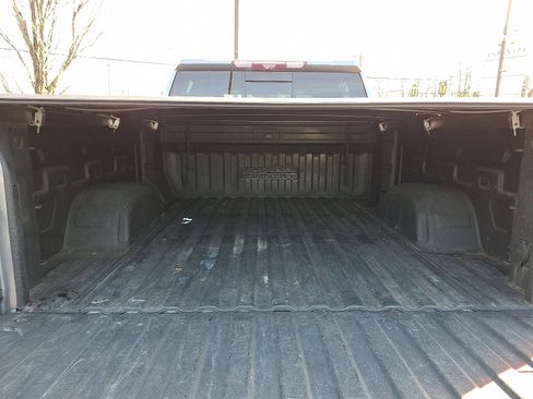 Used 2020 Chevrolet Silverado 1500 High Country image 28