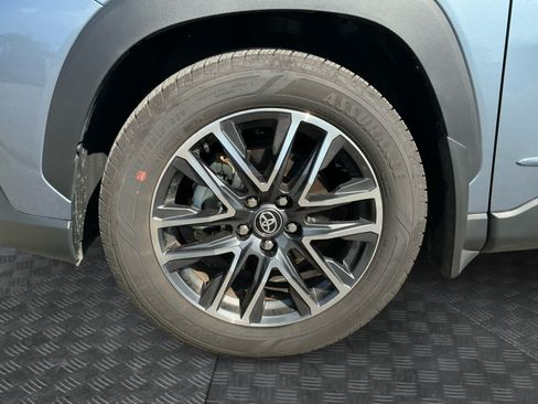 Used 2026 Toyota Corolla Cross XLE w/ Convenience Package FWD image 14
