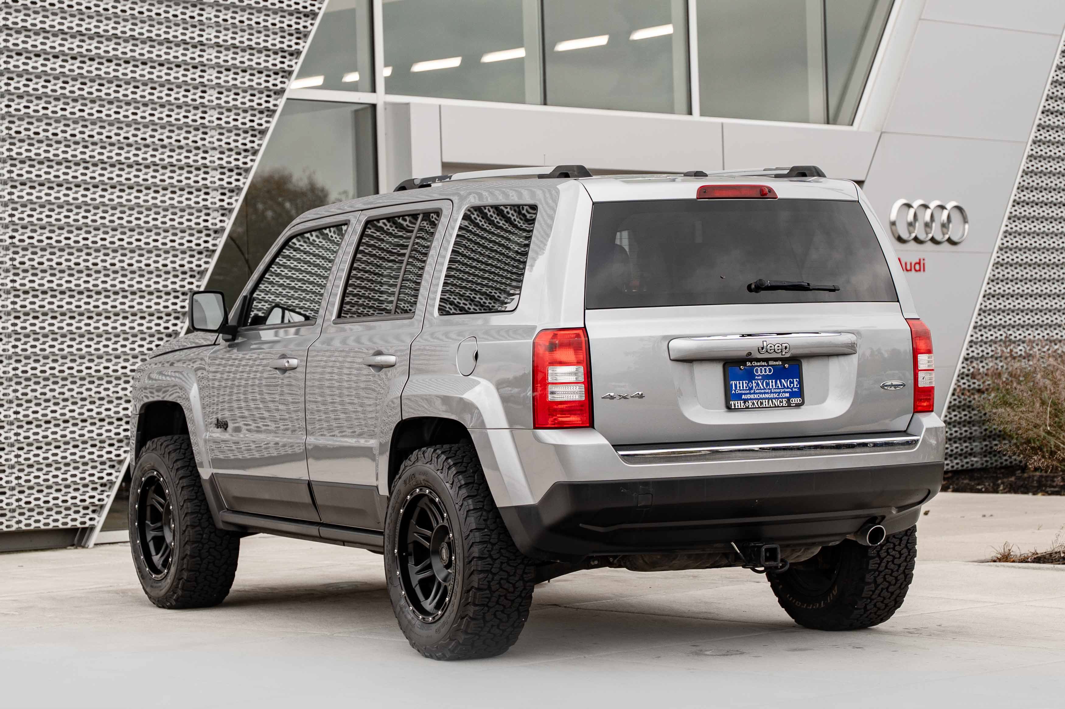 Used 2017 Jeep Patriot High Altitude AWD/4WD image 5