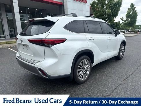 Used 2023 Toyota Highlander Platinum AWD/4WD image 10