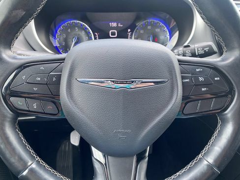 Used 2018 Chrysler Pacifica Touring-L Plus w/ S Appearance Package FWD image 30