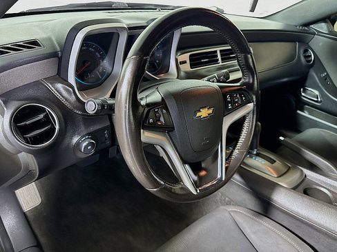 Used 2015 Chevrolet Camaro LT RWD image 9