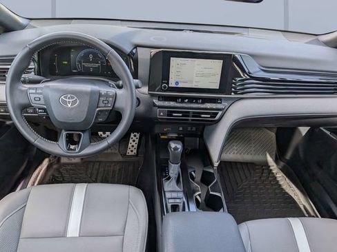 Used 2025 Toyota Camry SE FWD image 13