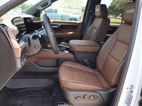 New 2026 Chevrolet Tahoe High Country AWD/4WD image 16