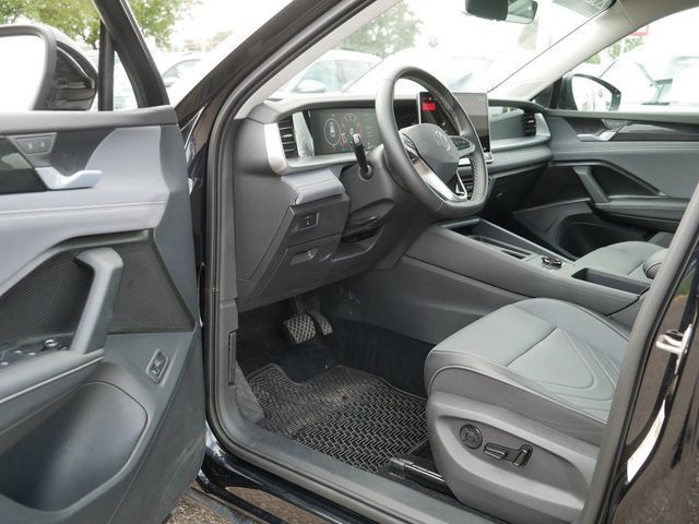 Certified 2026 Volkswagen Tiguan SE AWD/4WD image 12