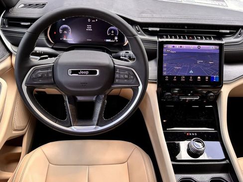 New 2025 Jeep Grand Cherokee L Limited RWD image 5