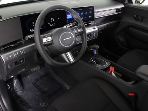 Certified 2025 Hyundai Kona SEL FWD image 19