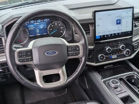 Used 2022 Ford Expedition XLT RWD image 11