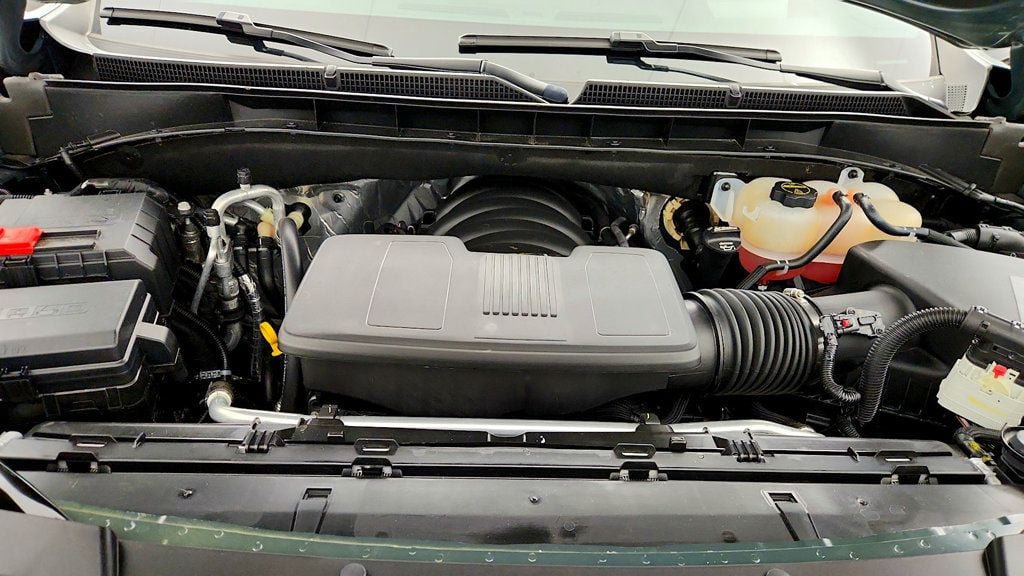 Used 2026 GMC Yukon AT4 Ultimate w/ LPO, Floor Liner Package AWD/4WD image 31