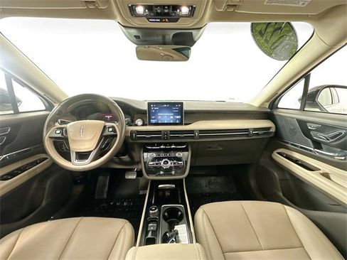 Used 2022 Lincoln Corsair Grand Touring image 3